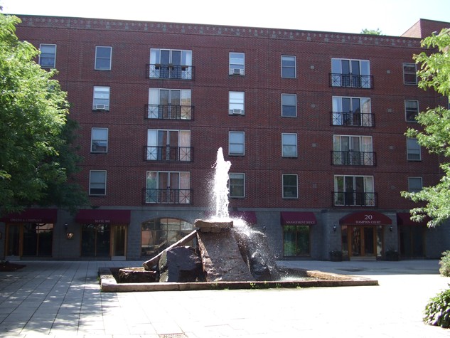 Hampton Court, Northampton, MA